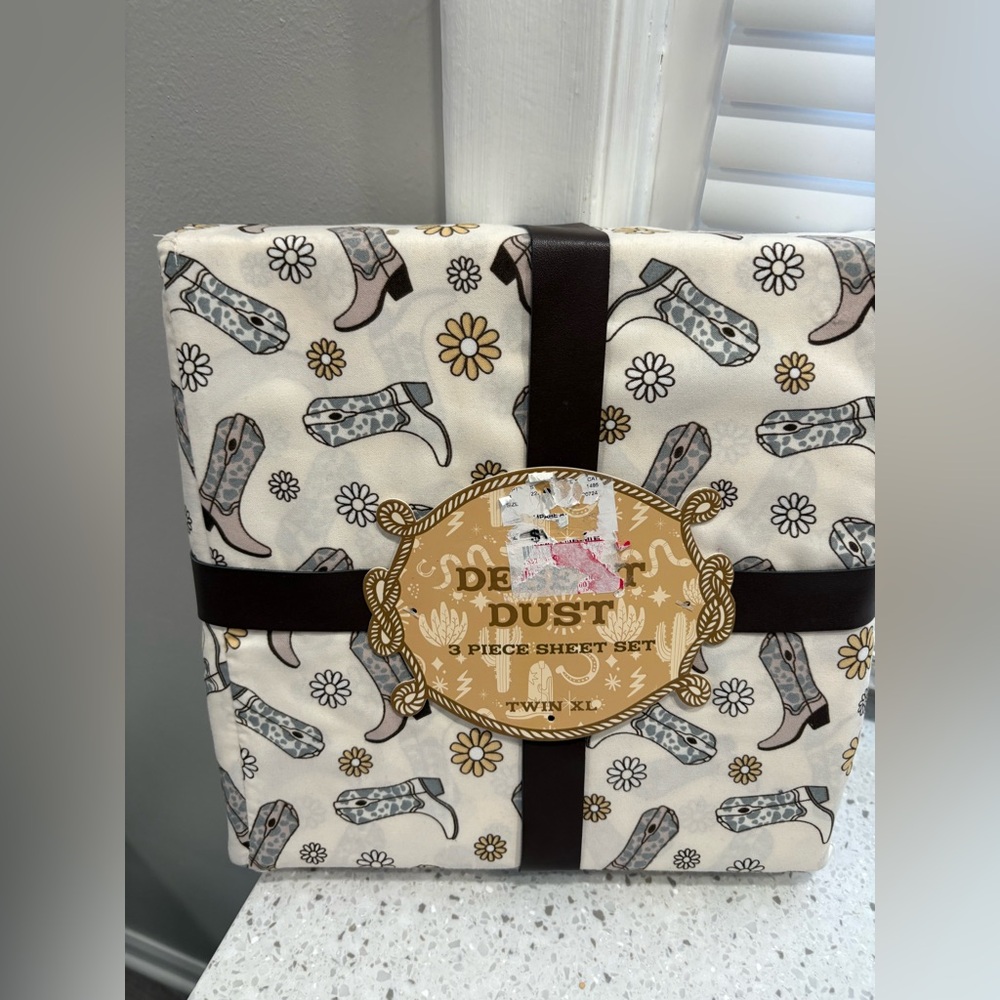 Desert Dust Cowboy Boot Sheet Set - Cream and Brown